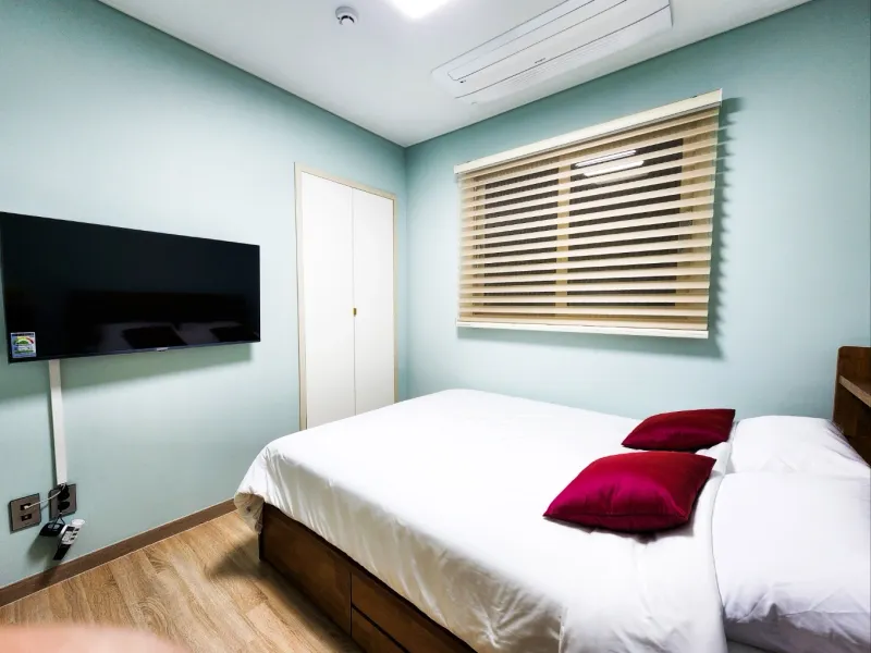 [Aewol, Jeju] A cozy, white-toned, three-room, two-story house with a private pool. 13