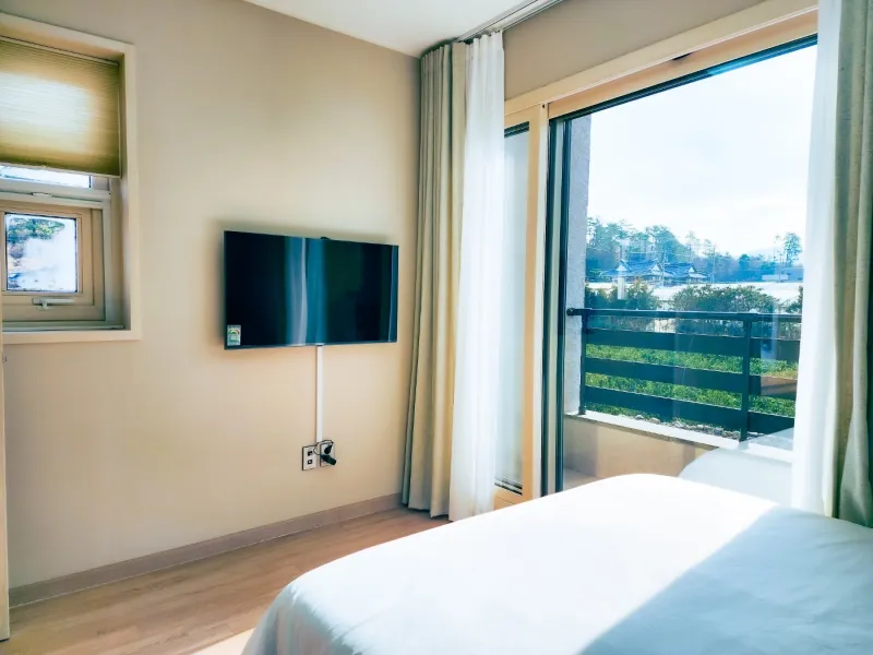 [Aewol, Jeju] A cozy, white-toned, three-room, two-story house with a private pool. 10