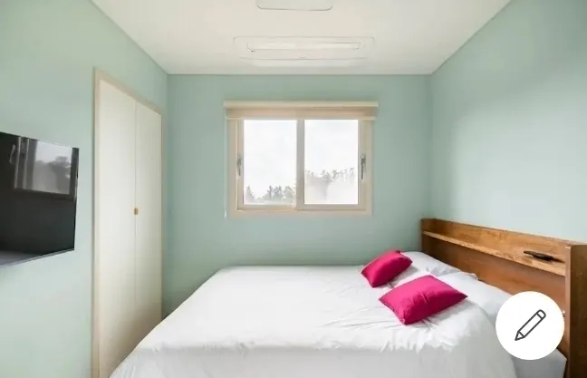 [Aewol, Jeju] A cozy, white-toned, three-room, two-story house with a private pool. 11