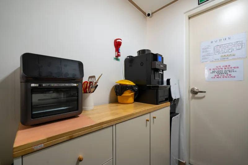 [Yeongdeungpo, Seoul] One-room apartment, 10 seconds walk from Daebang Station 11