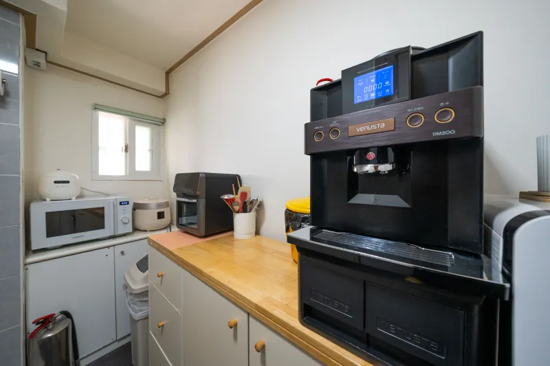 [Yeongdeungpo, Seoul] One-room apartment, 10 seconds walk from Daebang Station 9