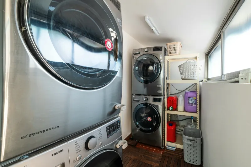 [Yeongdeungpo, Seoul] One-room apartment, 10 seconds walk from Daebang Station 15