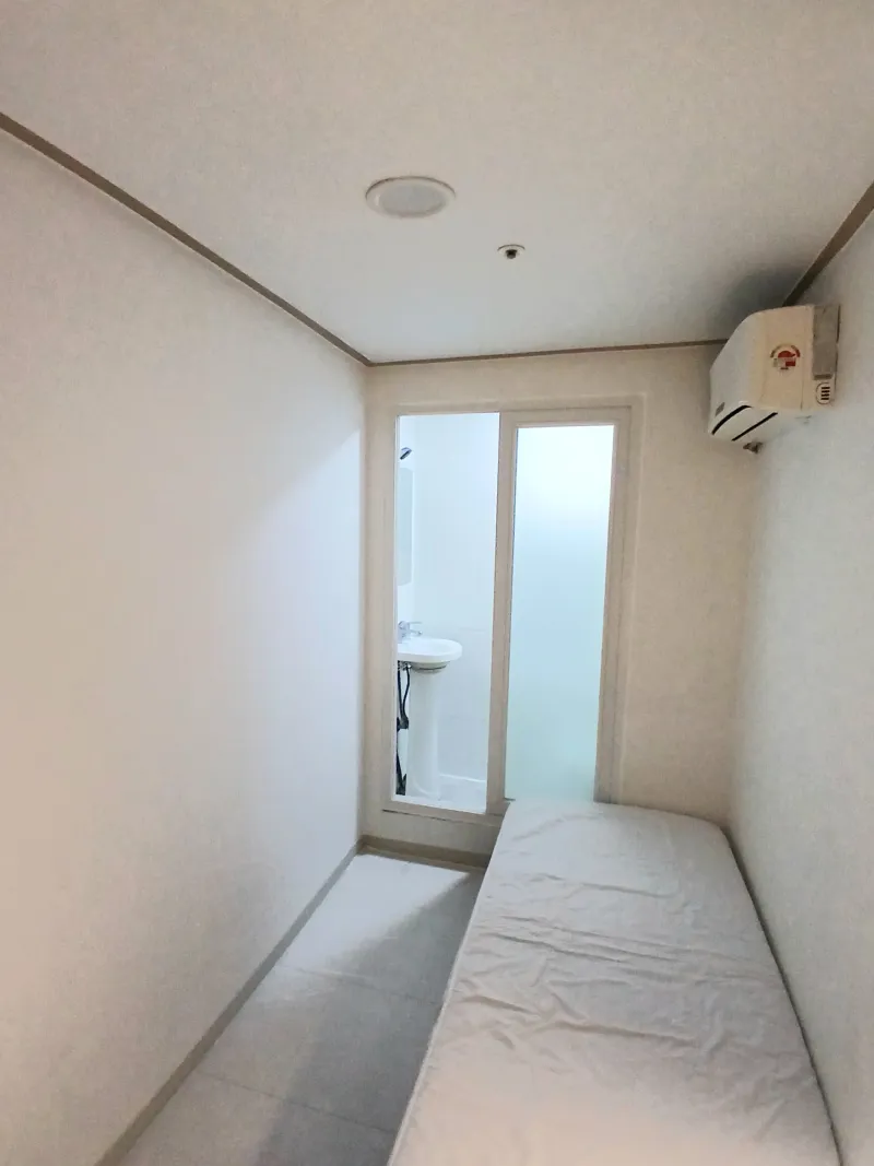 [Yeongdeungpo, Seoul] One-room apartment, 10 seconds walk from Daebang Station 6