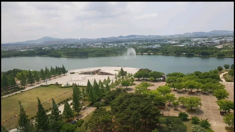 [Goyang] Jeongbalsan Station Area Lake Park View A 16