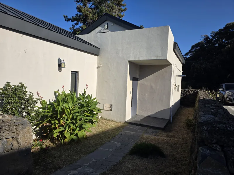 [Aewol, Jeju] Forest House with green trees and rest 15