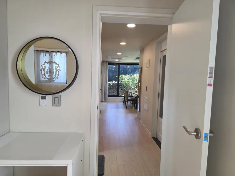 [Aewol, Jeju] Forest House with green trees and rest 4