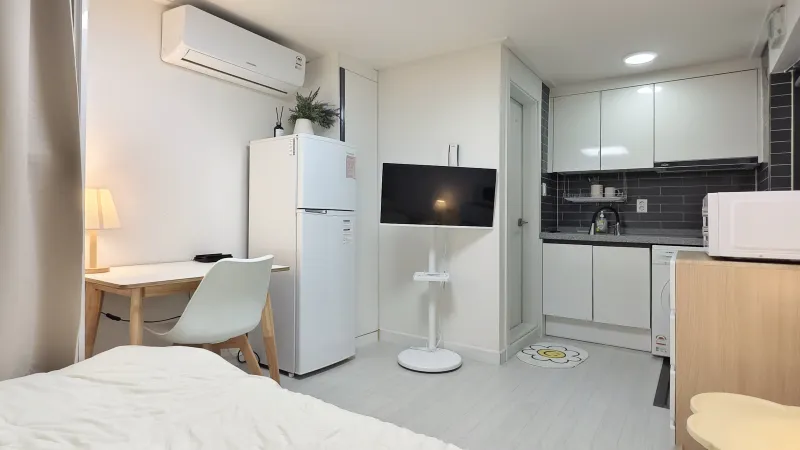 [Gwanak, Seoul] 3-minute walk from Sillim Station, 1.5-floor fully furnished one-room 4