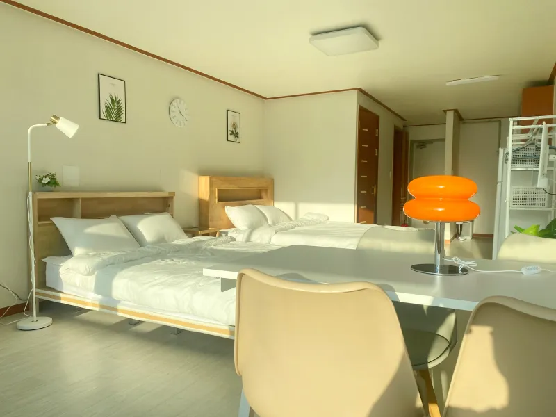 [Anyang] 2-minute walk from Beomgye Station, downtown area, 2 queen beds, free parking 9