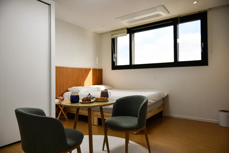 [Beophwan-dong, Seogwipo] 3rd Floor House with Beophwan Ocean View/Beomseom Island View / Three-Room Apartment / Infants and Toddlers Welcome 2