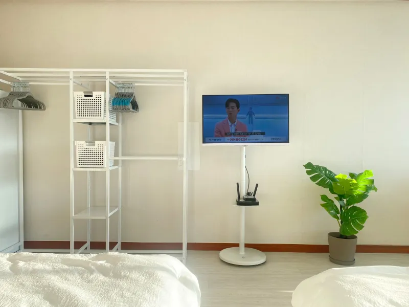 [Anyang] 2-minute walk from Beomgye Station, downtown area, 2 queen beds, free parking 21