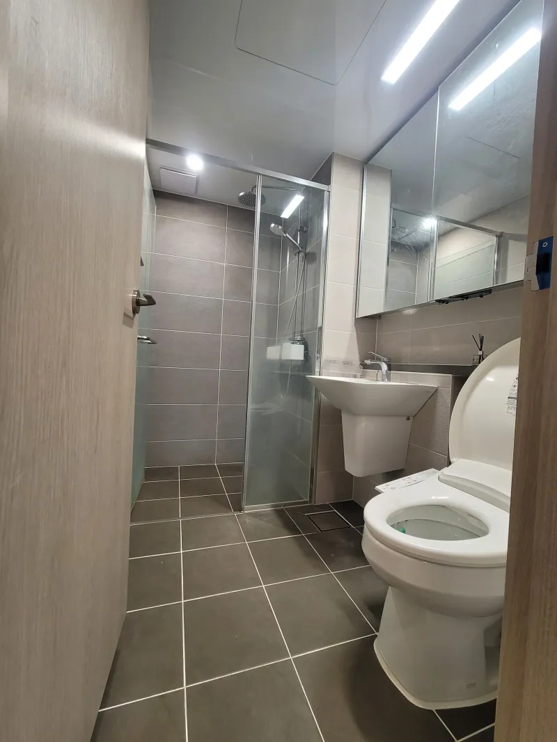 [Yuseong, Daejeon] Yonggye-dong Room 3, Room 2 Officetel 9