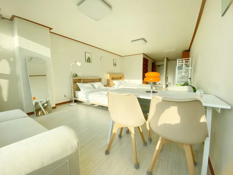 [Anyang] 2-minute walk from Beomgye Station, downtown area, 2 queen beds, free parking 8