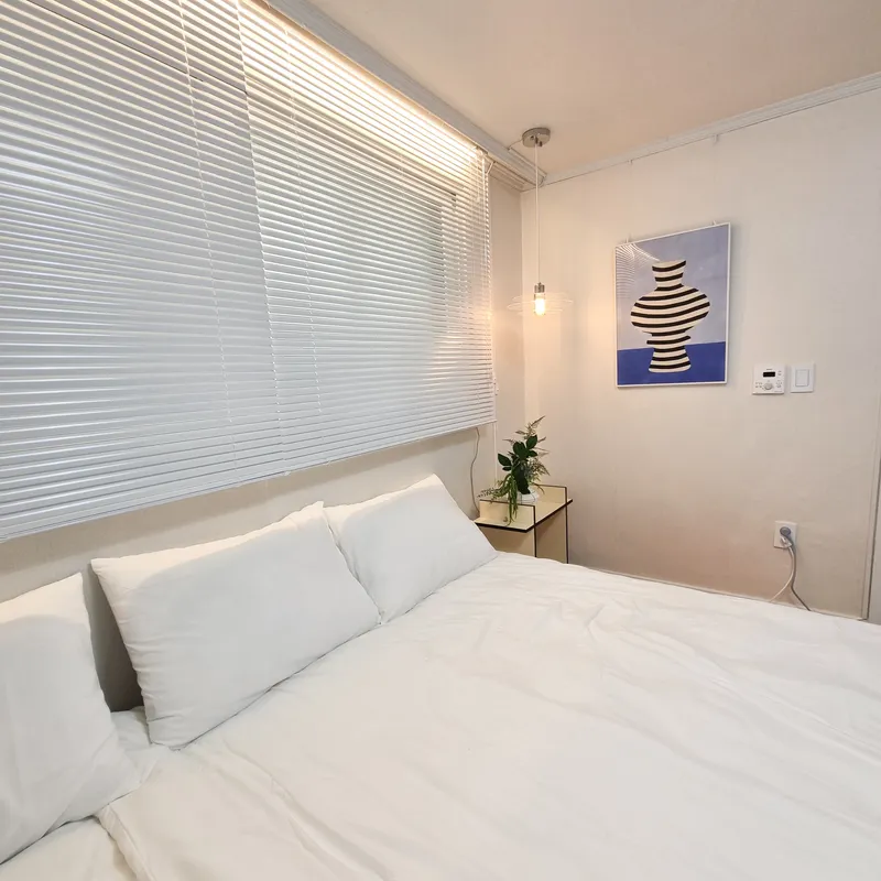 [Seocho, Seoul] Gangnam Shinnonhyeon 1st floor remodeled fully furnished queen 2 room 3 4