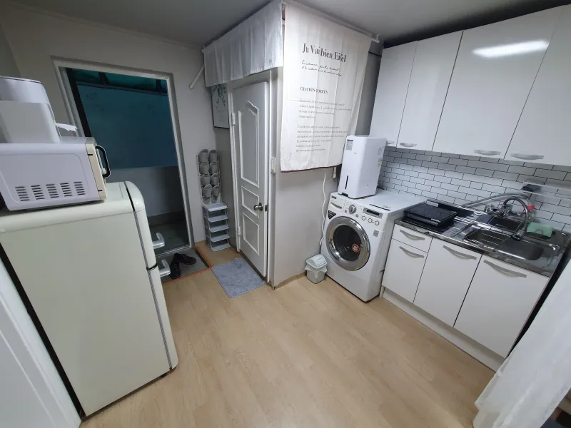 [Mapo, Seoul] Detached studio apartment #102 near Sinchon and Hongik University Station 5
