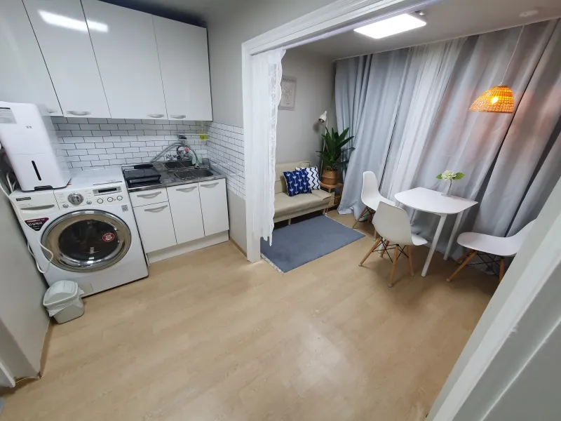 [Mapo, Seoul] Detached studio apartment #102 near Sinchon and Hongik University Station 4