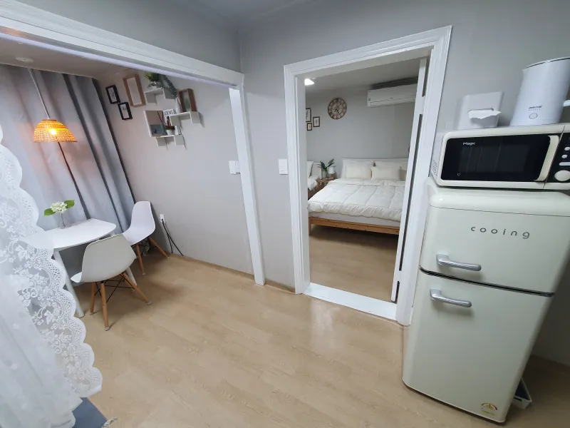 [Mapo, Seoul] Detached studio apartment #102 near Sinchon and Hongik University Station 9