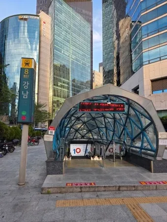 [Gwangjin, Seoul] Adjacent to Konkuk Univ./Guui Station/ 2nd Floor/ Free Parking/ 3 Rooms/ Pets Allowed/ Quiet 69