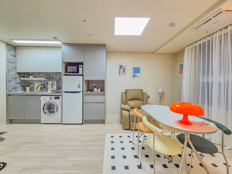 [Gwanak, Seoul] Officetel 1-minute walk from Seoul National University Station 15