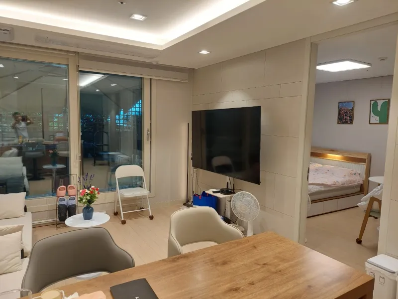 [Suyeong, Busan] 3-Room Apartment with Ocean View and Gwangan Bridge 49