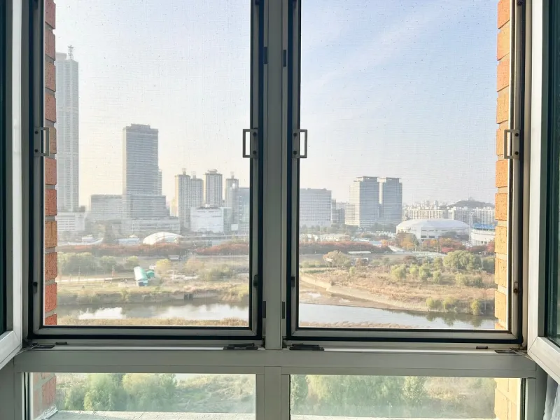 [Yeongdeungpo, Seoul] 2 minutes from Yangpyeong Station · Riverview Officetel 2