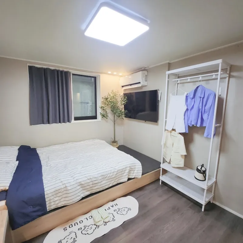 [Suwon][Suwon Paldal] Queen bed room 505, downtown Inje-dong, Suwon City Hall Station 2