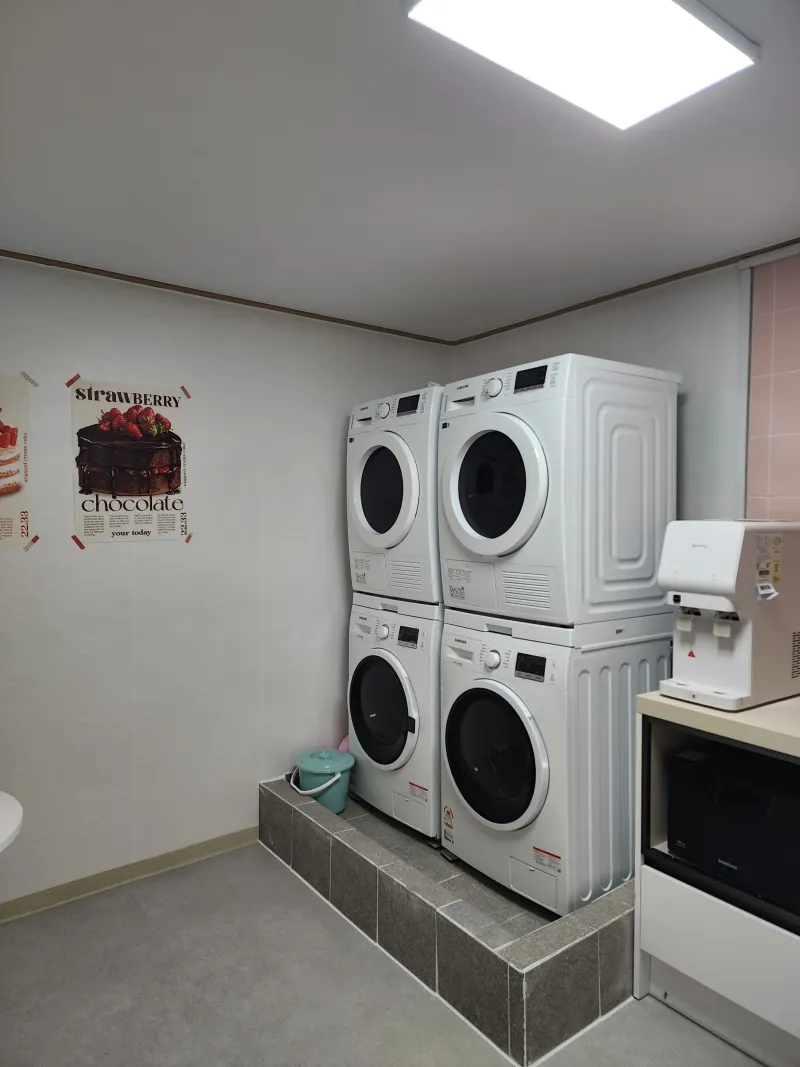 [Suwon][Suwon Paldal] Queen bed room 505, downtown Inje-dong, Suwon City Hall Station 18