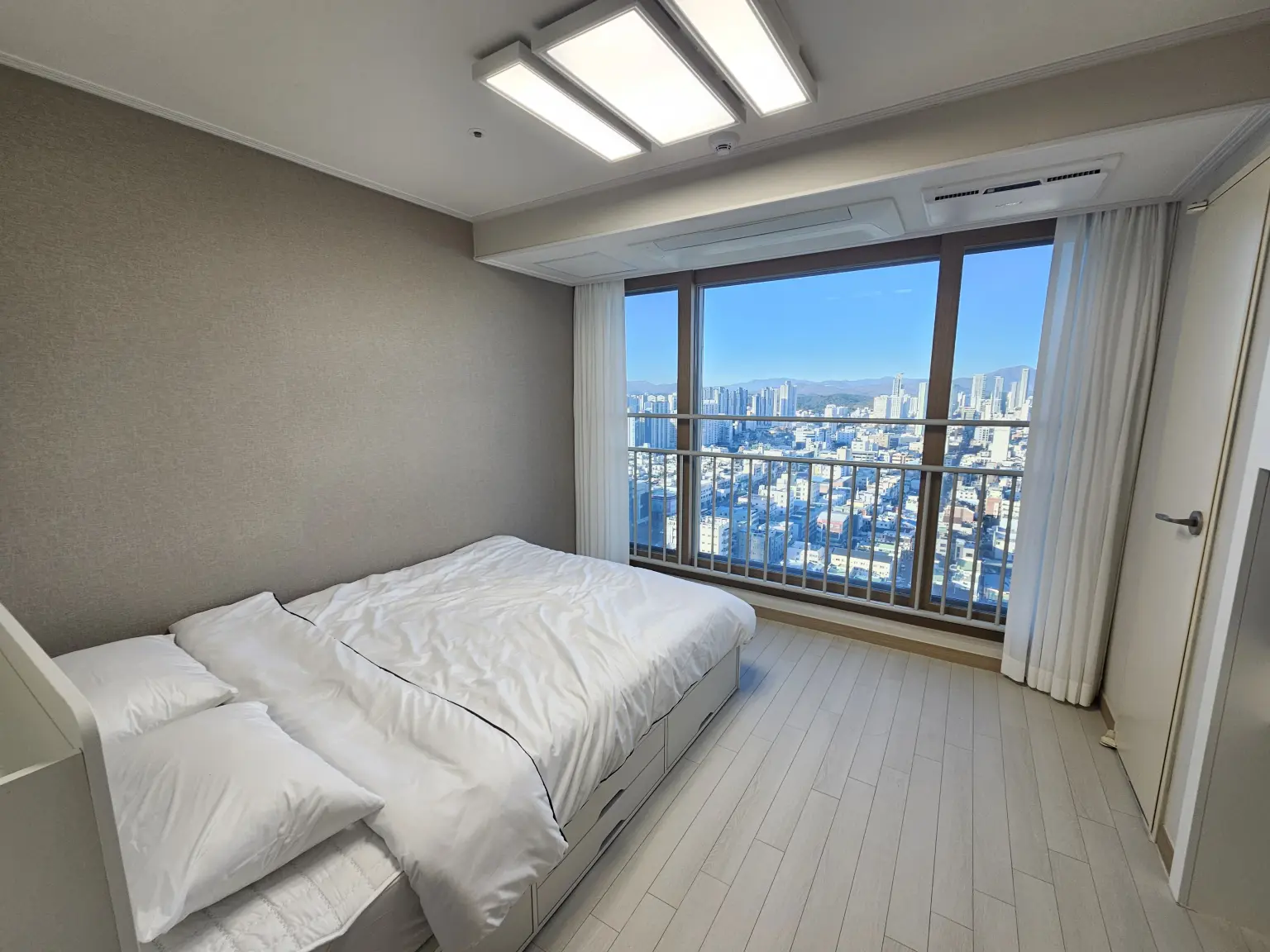 Ulsan Nam-gu walkable Serviced apartment 2BR & sleeps 4 Dal-dong high-rise, fully furnished officetel Cover Photo