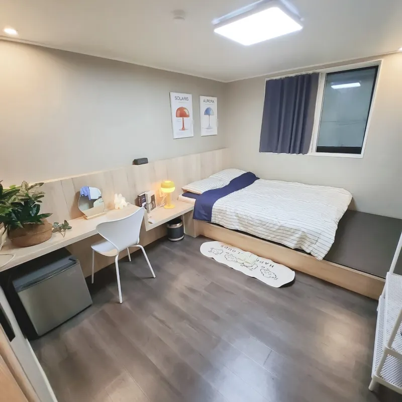 [Suwon][Suwon Paldal] Queen bed room 505, downtown Inje-dong, Suwon City Hall Station 4