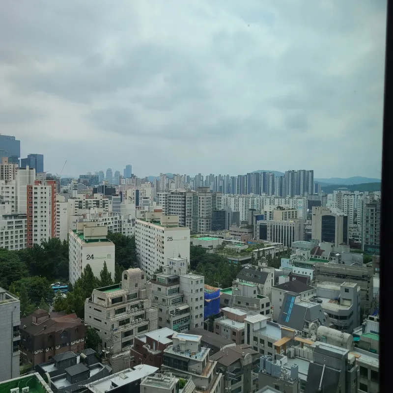 [서울 서초] 교대역 법원 도보1분 신축 시티뷰+4인거주 가능 13