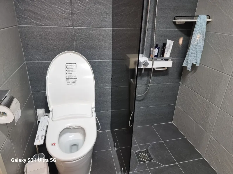 [Aewol, Jeju] A cozy, white-toned, three-room, two-story house with a private pool. 17