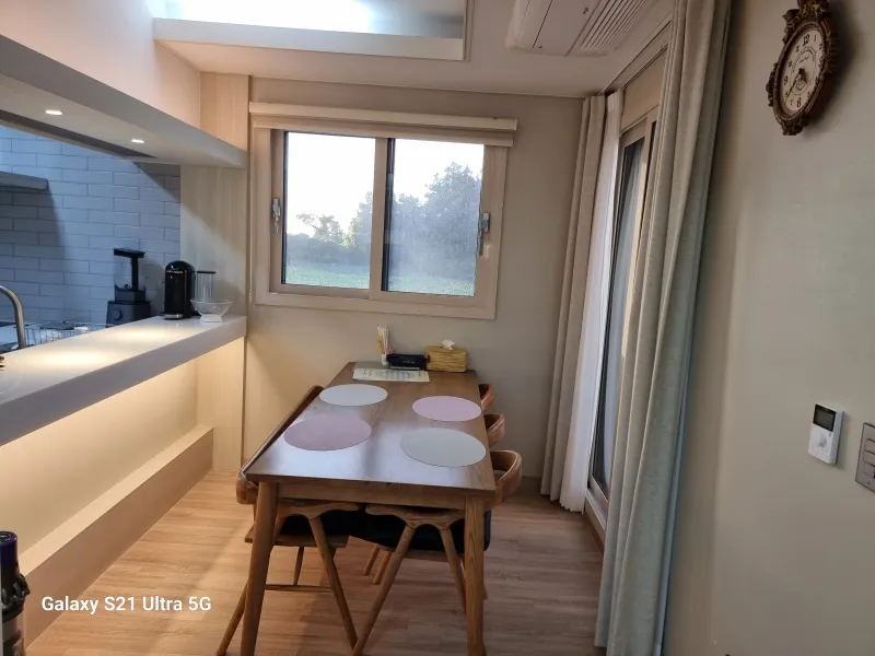 [Aewol, Jeju] A cozy, white-toned, three-room, two-story house with a private pool. 32
