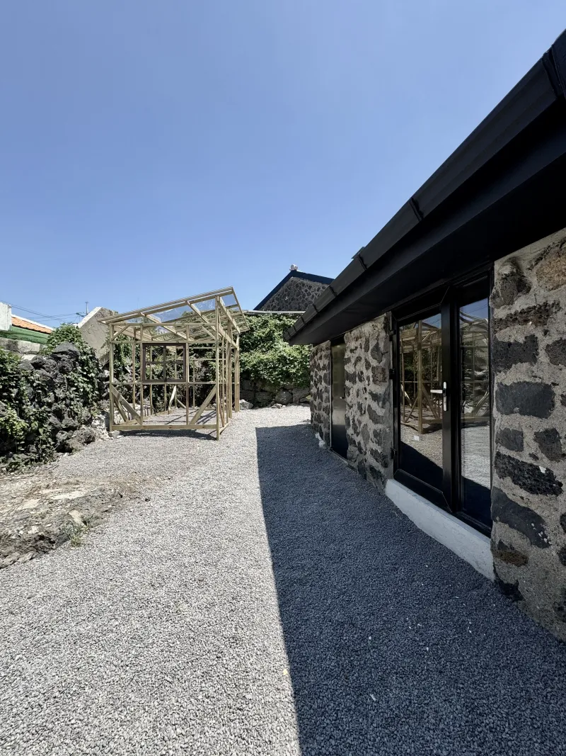 [Jocheon, Jeju] Hamdeok Beach Yard with Greenhouse | Detached House with All Nearby Amenities 17