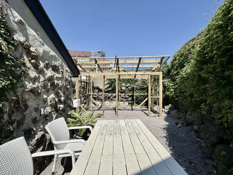 [Jocheon, Jeju] Hamdeok Beach Yard with Greenhouse | Detached House with All Nearby Amenities 20