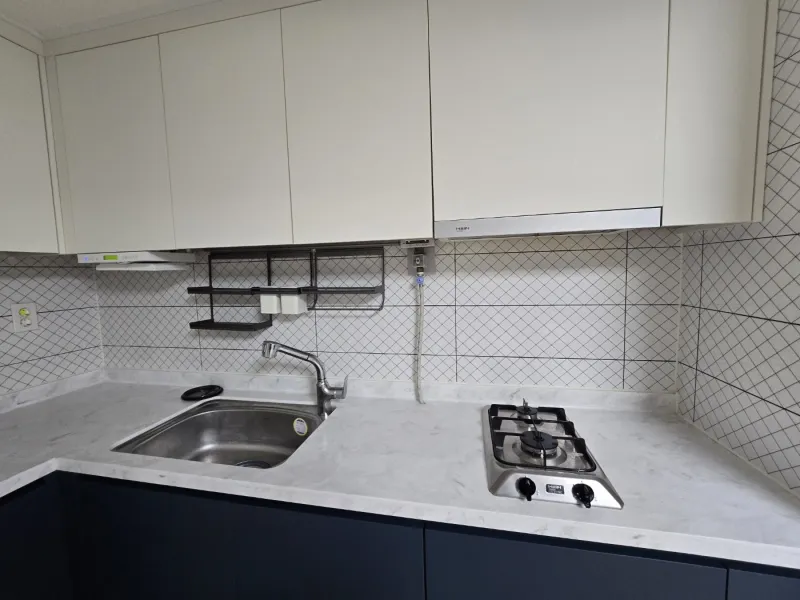[Gangseo, Busan] Clean and comfortable detached studio apartment on the 10th floor near Gimhae Airport Deokdu Station. 10