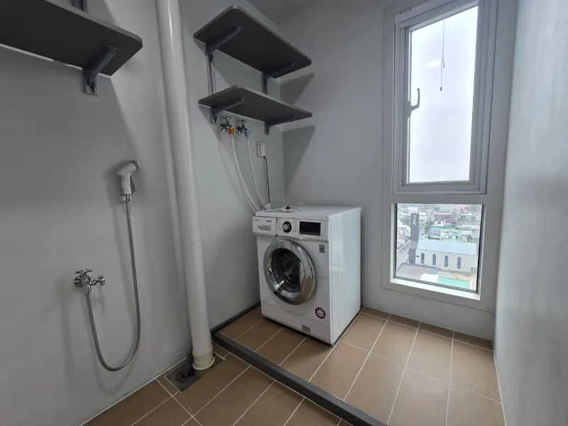 [Gangseo, Busan] Clean room 2, room 1306, near Gimhae Airport Deokdu Station 14