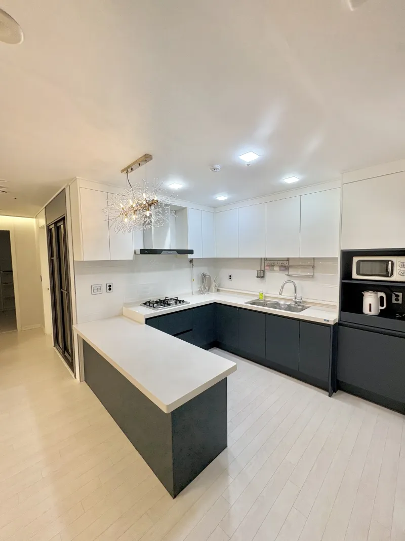 [Bupyeong, Incheon] 3-room officetel, 5 minutes walk from Bupyeong Market Station 16