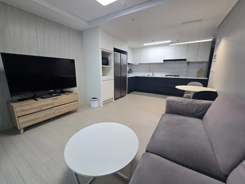 [Gangseo, Busan] Clean room 2, room 1306, near Gimhae Airport Deokdu Station 7
