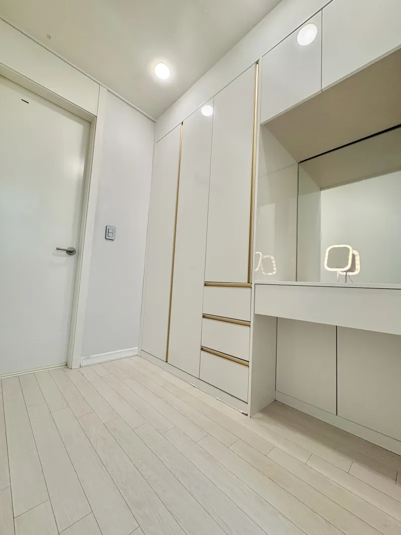 [Bupyeong, Incheon] 3-room officetel, 5 minutes walk from Bupyeong Market Station 3