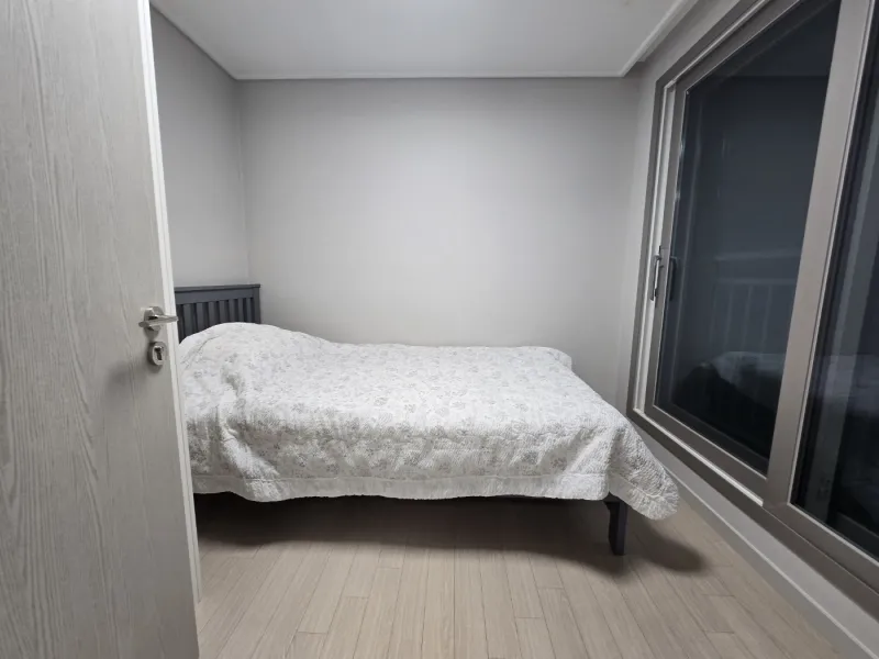 [Gangseo, Busan] Clean and comfortable detached studio apartment on the 10th floor near Gimhae Airport Deokdu Station. 2
