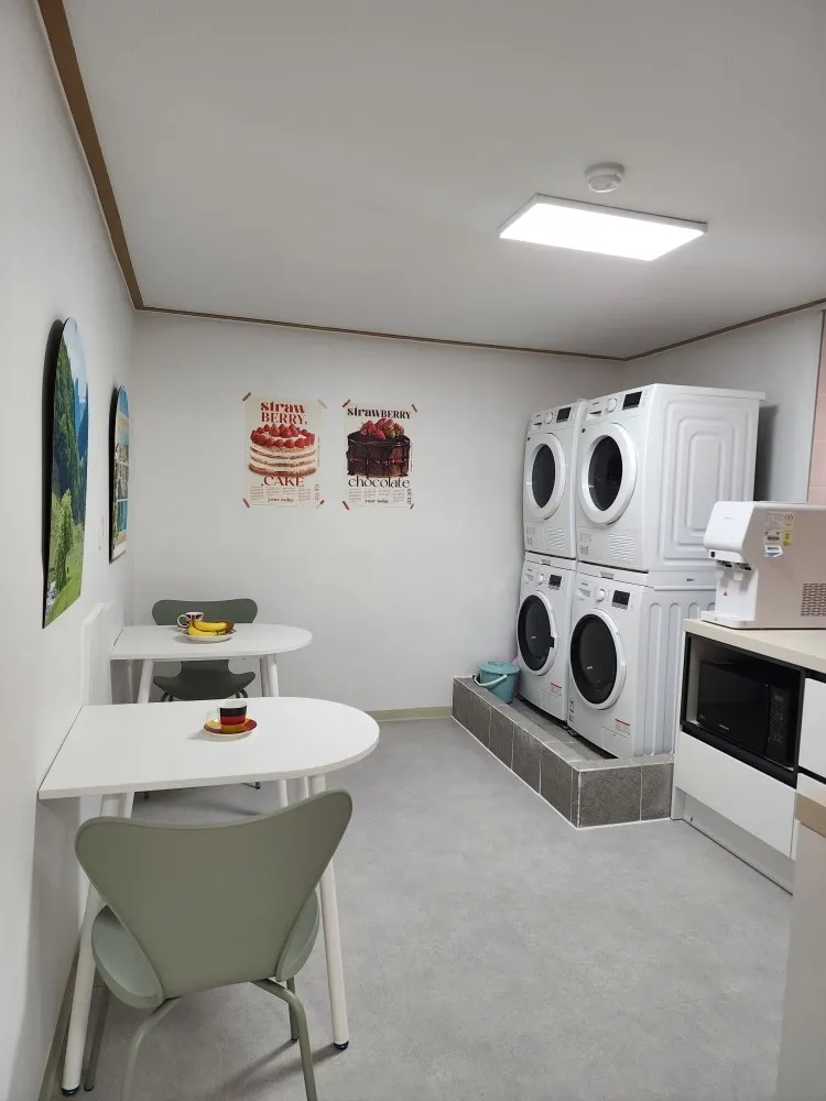 [Suwon][Suwon Paldal] Queen bed room 508, downtown Inje-dong, Suwon City Hall Station 17