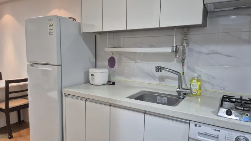 [Anyang] A clean, remodeled officetel, a 1-minute walk from Indeokwon Station Exit 2. 9