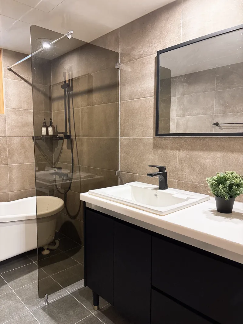 [Suwon][Suwon Paldal] Premium bathtub near Suwon City Hall Station, spacious and centrally located in Inje-dong. 13