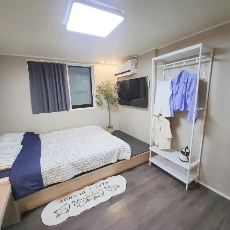 [Suwon][Suwon Paldal] Queen bed room 508, downtown Inje-dong, Suwon City Hall Station 6