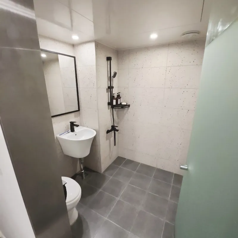 [Suwon][Suwon Paldal] Queen bed room 508, downtown Inje-dong, Suwon City Hall Station 10