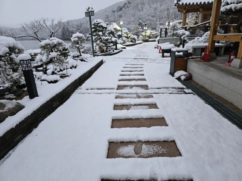 [Gwangju] Premium Hwangjangmok Hanok with Paldang Lake in the Background 35