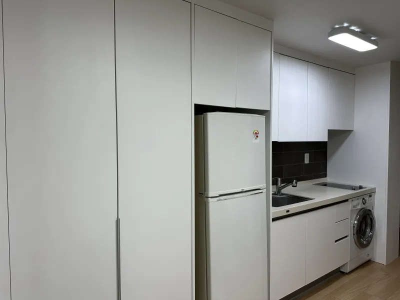 [Seodaemun, Seoul] Fully furnished one-room apartment with free parking near Sangam-dong 2