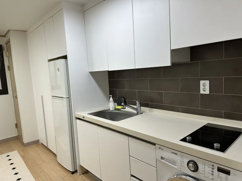 [Seodaemun, Seoul] Fully furnished one-room apartment with free parking near Sangam-dong 3