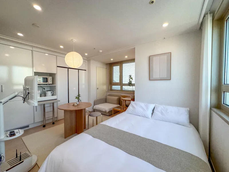 [Jongno, Seoul] 1 minute from Dongmyo Station, modern sky view, spacious studio on the 17th floor. 10