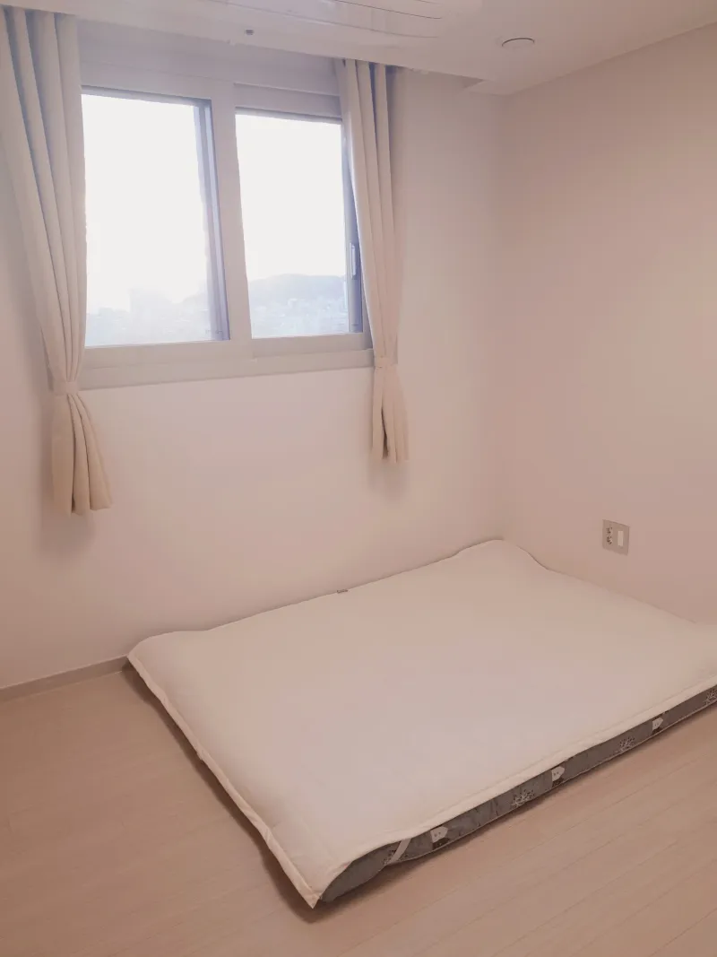 [Gimhae] Newly built 1st district Prugio resort-type apartment #clean #4 queen-size 4