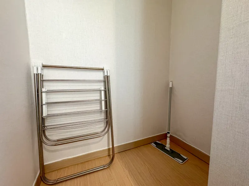 [Jongno, Seoul] 1 minute from Dongmyo Station, modern sky view, spacious studio on the 17th floor. 21